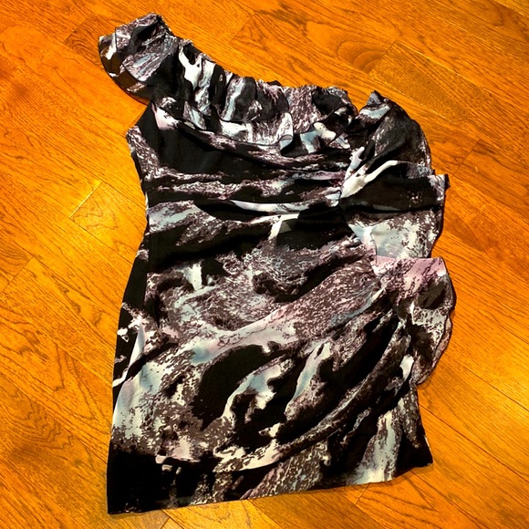 One shoulder side frill dress - Picture 3 of 7